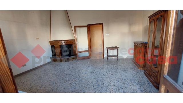 Apartament in {3}, Via Dante Alighieri 39 - Photo 1