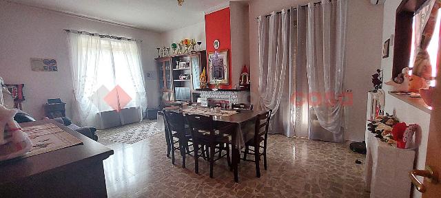 Apartament in {3}, Lungoliri 25 Aprile - Photo 1