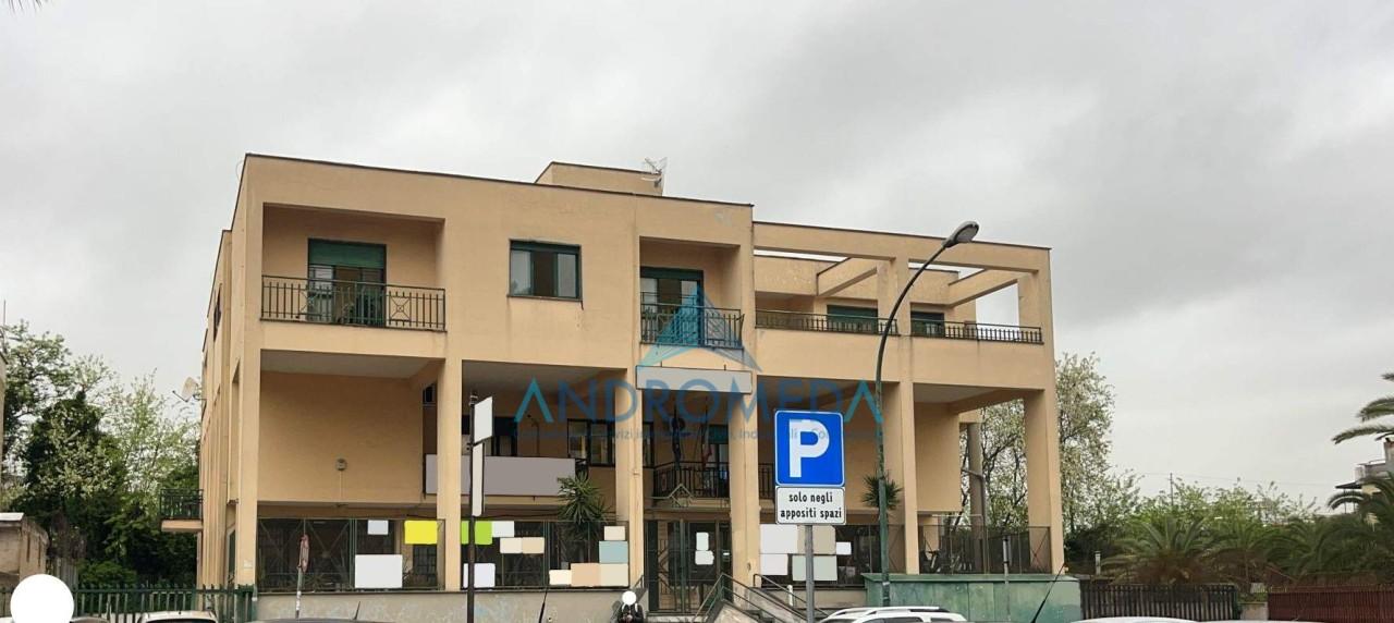 Palazzina commerciale in , Saviano, {3} - Foto 2