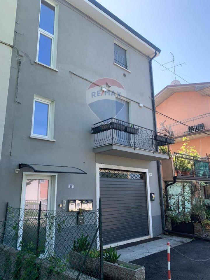 Negozio in Strada Genovese 58, Verona - Foto 1