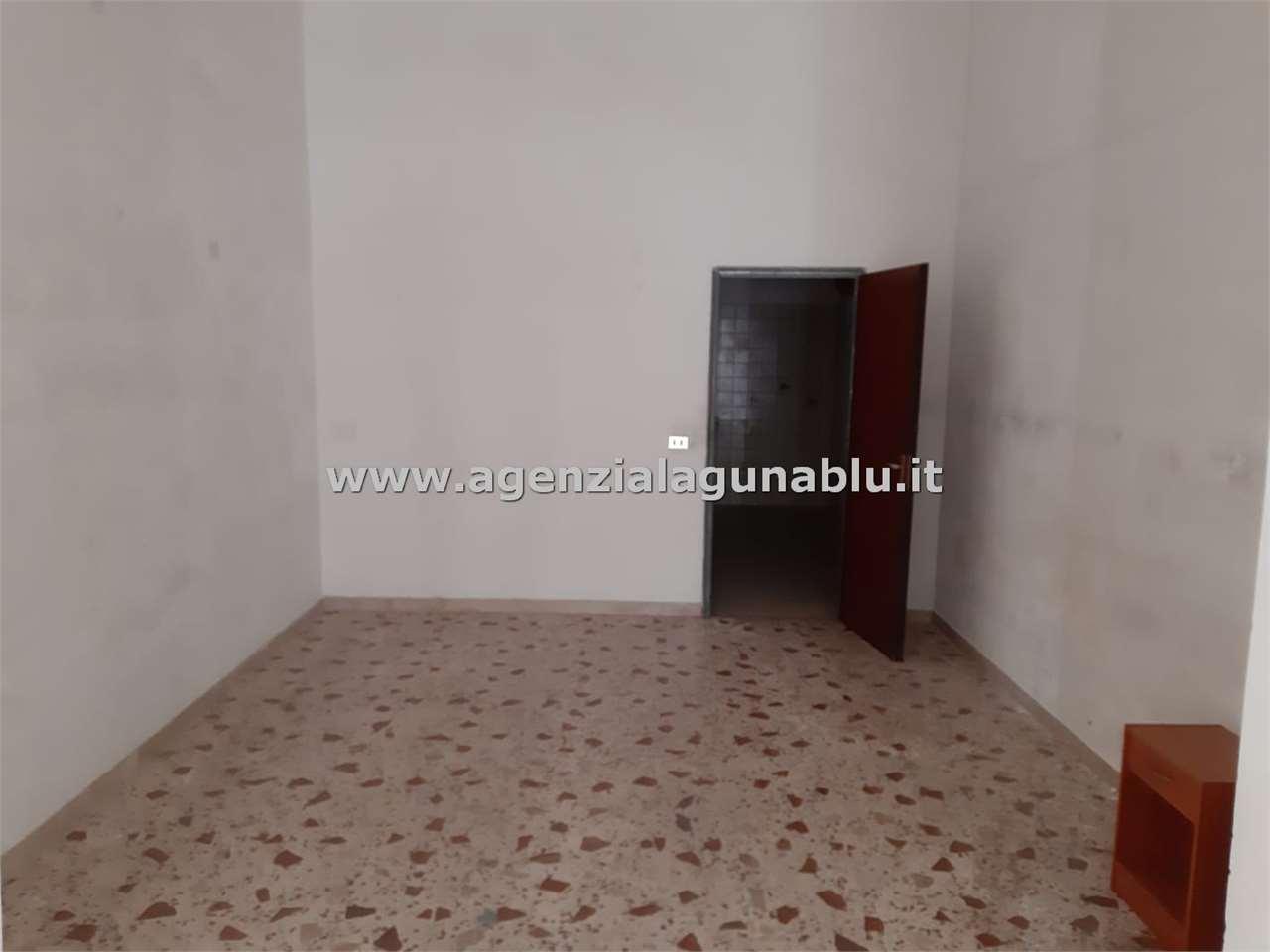 Magazzino in Via Roma, Mazara del Vallo - Foto 1