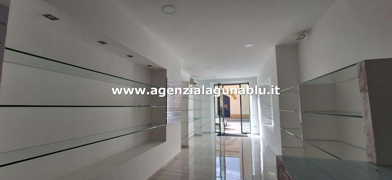 Negozio in Corso Umberto, Mazara Del Vallo, {3} - Foto 1