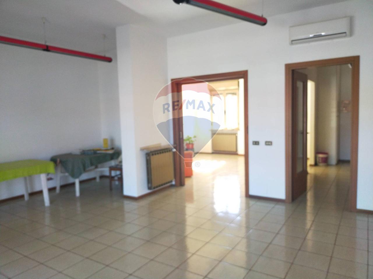 Ufficio in , Castelletto sopra Ticino - Foto 1