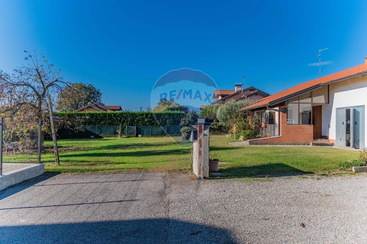 Villa in vendita a Varallo Pombia