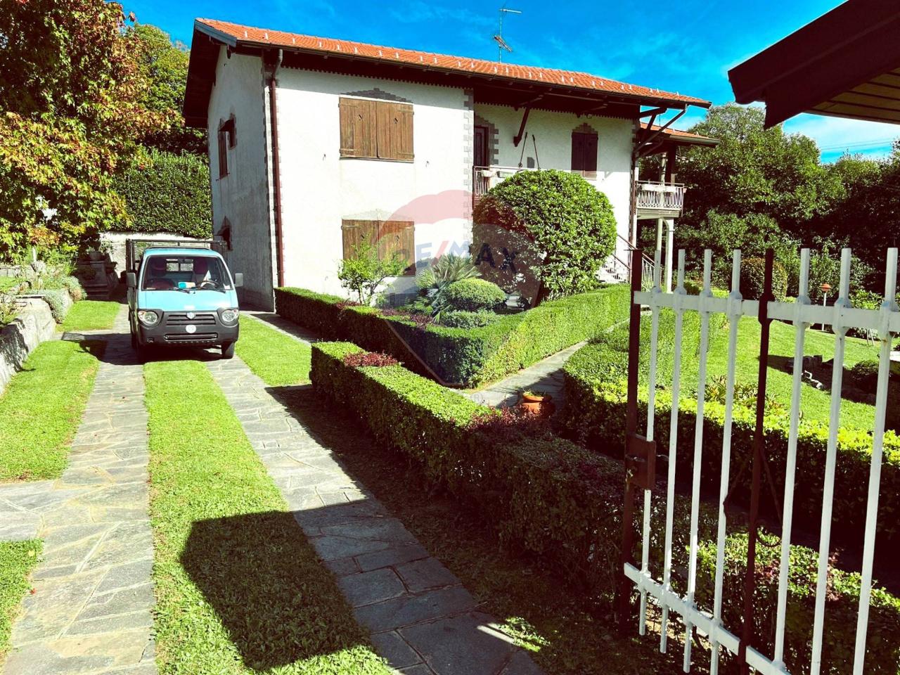 Casa indipendente in vendita a Nebbiuno