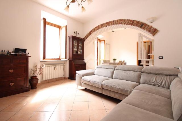 3-room flat in Via Pietro Marocco 16, Trezzo sull'Adda - Photo 1