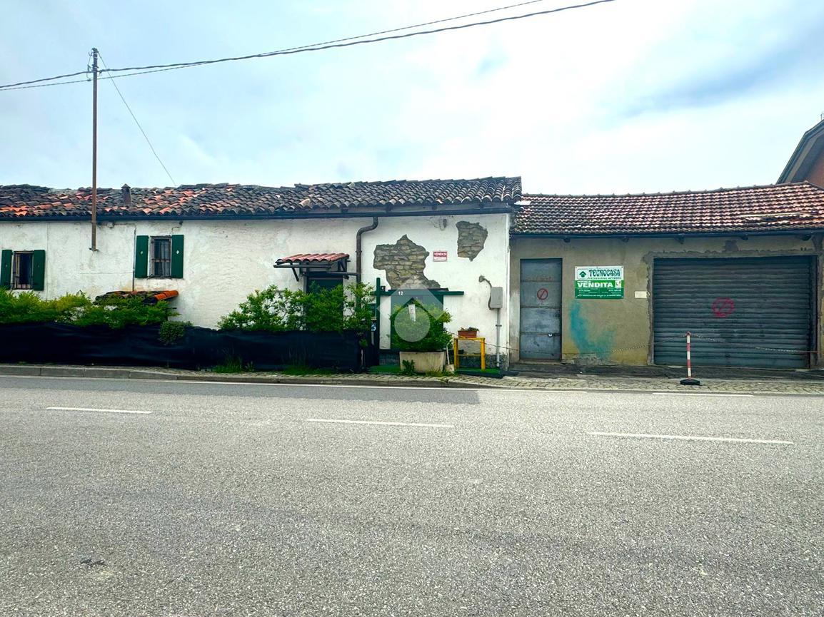 Rustico in vendita a Serravalle Langhe