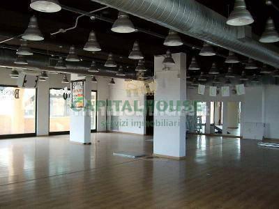 Esercizio commerciale in Galleria Borgo Faxhall, Piacenza, {3} - Foto 2