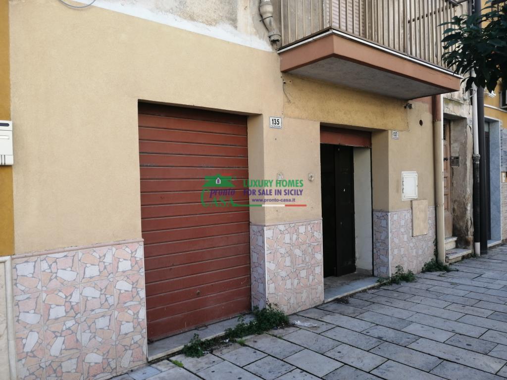 Locale commerciale in Corso Vittorio Emanuele 137, Gela, {3} - Foto 2