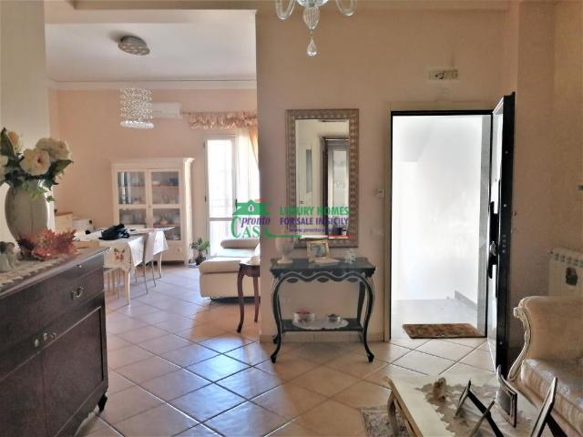 4-room flat in Via Pignatelli 11, Gela - Photo 1