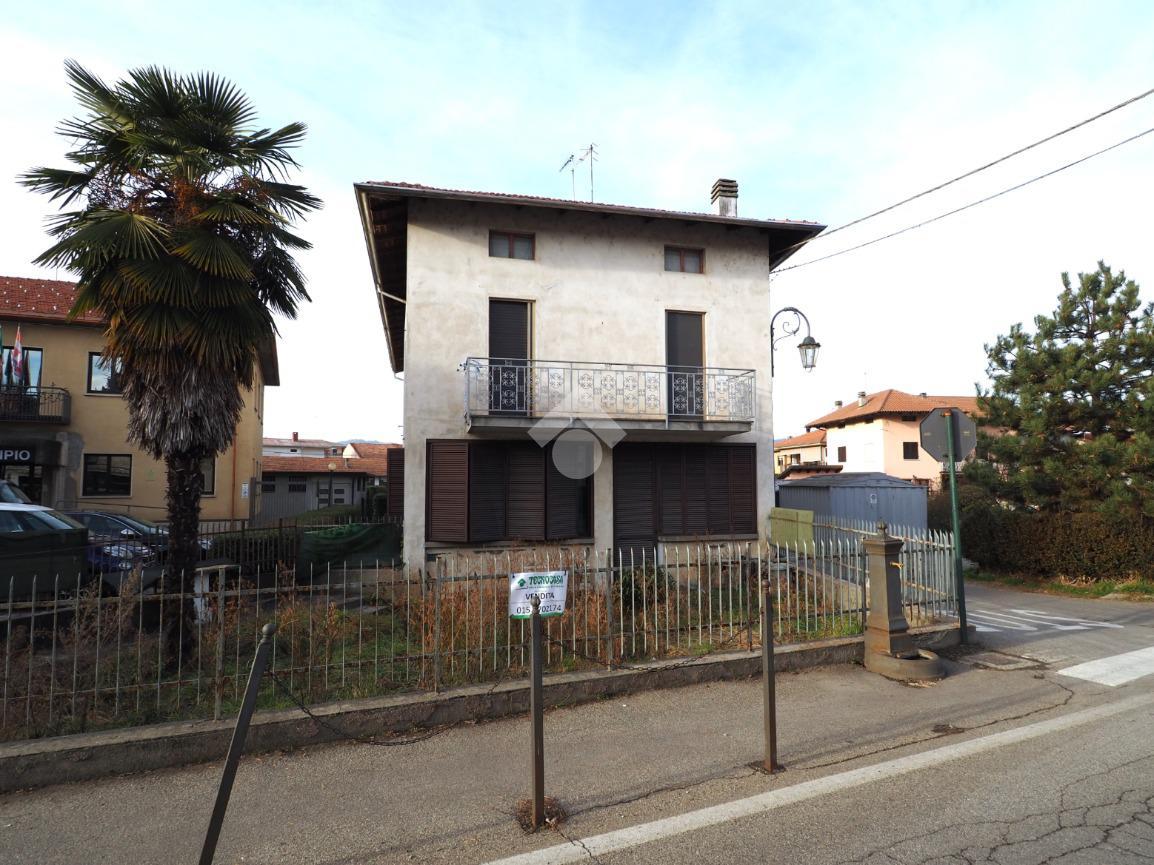 Casa indipendente in vendita a Prato Sesia