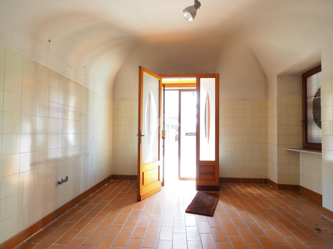 Negozio in Via Martiri della Libertà 29, Cossato, {3} - Foto 2
