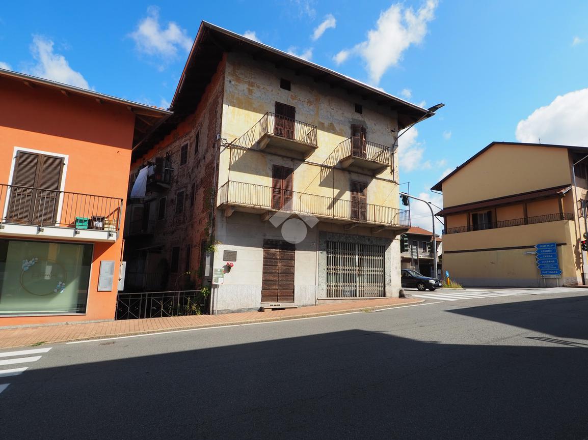 Negozio in Via Martiri della Libertà 29, Cossato, {3} - Foto 1
