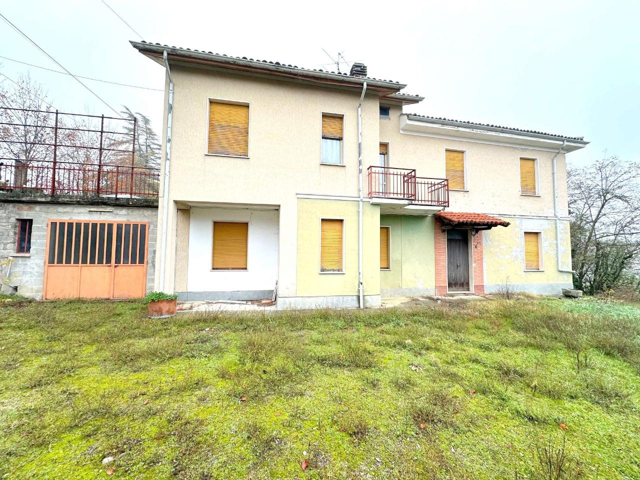 Casa indipendente in vendita a Carezzano