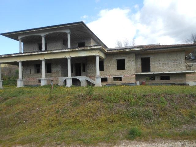 Palazzina commerciale in , Calvi Risorta, {3} - Foto 2