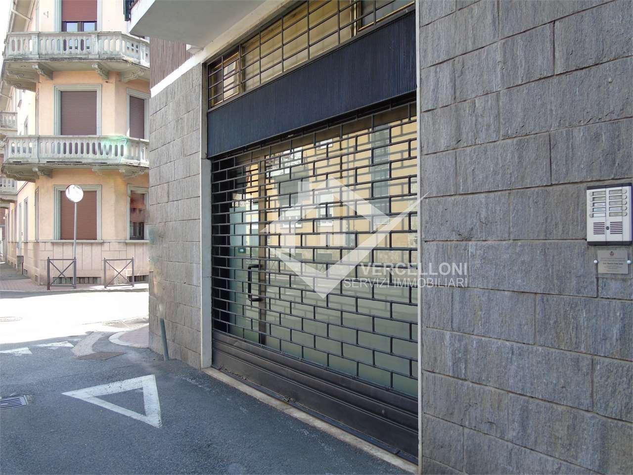 Negozio in Via Gnifetti 40/a, Novara - Foto 1