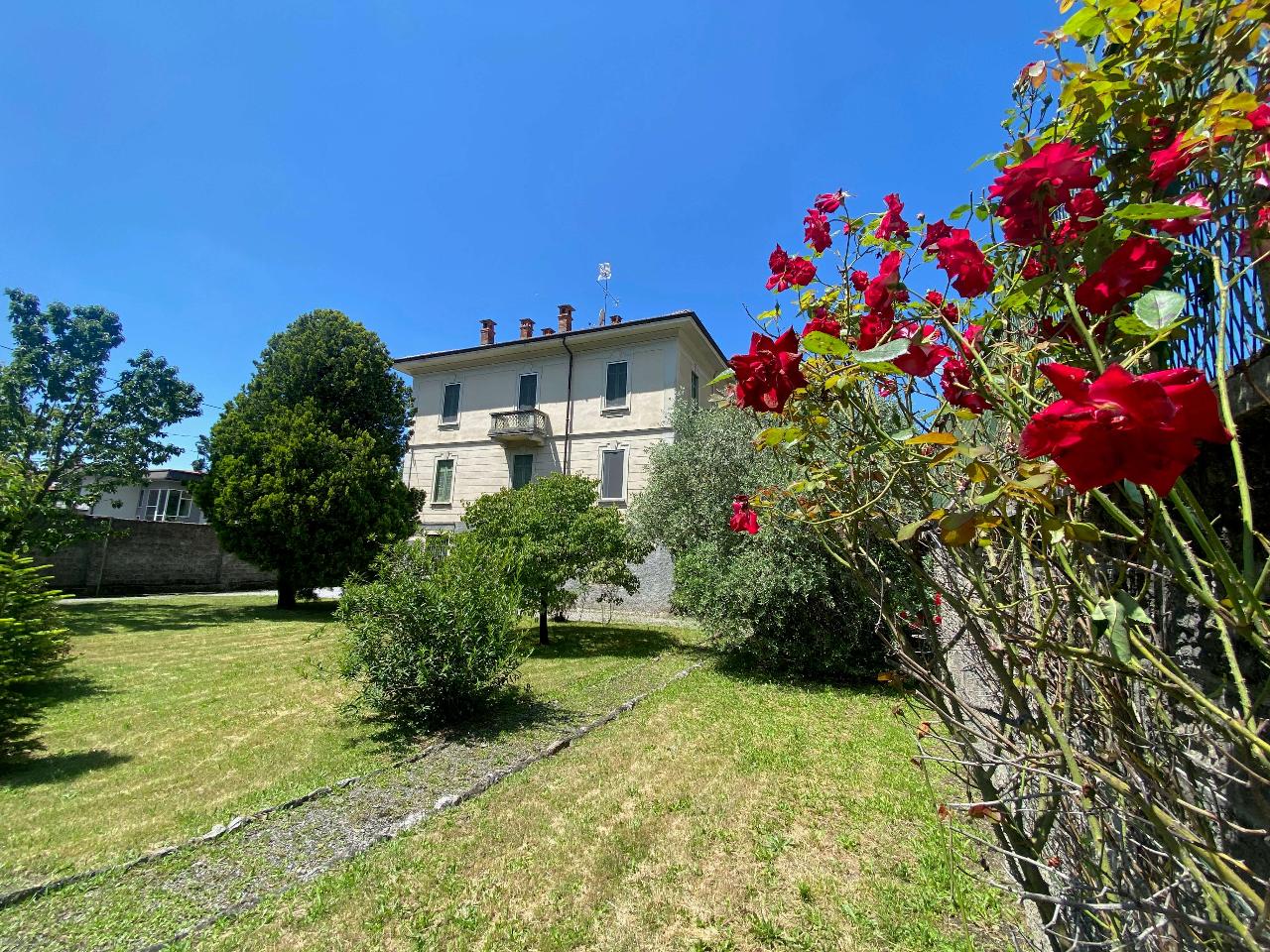 Villa unifamiliare in vendita a Albese Con Cassano