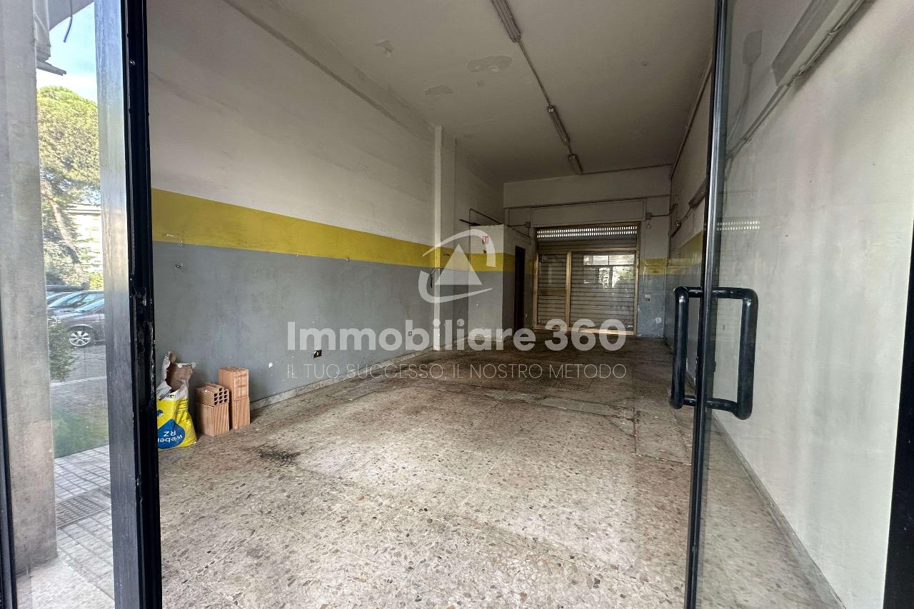 Magazzino in Via  S.Allende 23, Rende, {3} - Foto 2