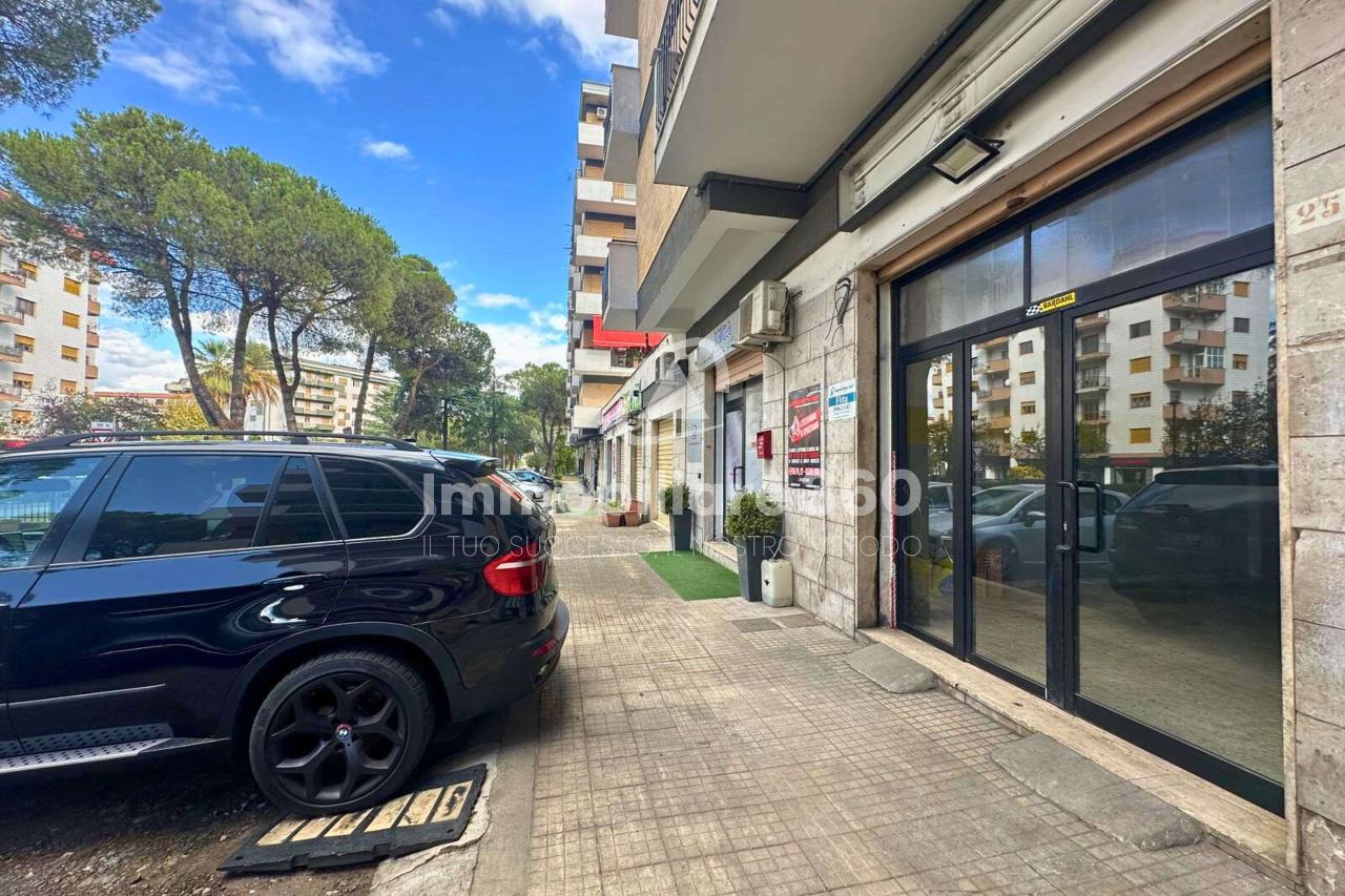 Magazzino in Via  S.Allende 23, Rende, {3} - Foto 1