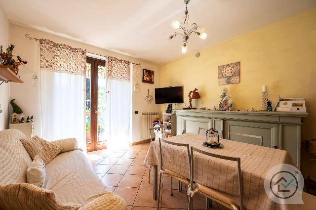 3-room flat in Via Tomasetto 11, Besnate - Photo 1