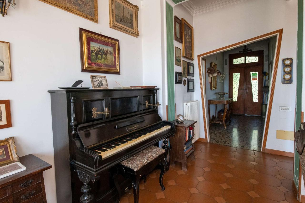 Villa unifamiliare in vendita a Gavirate