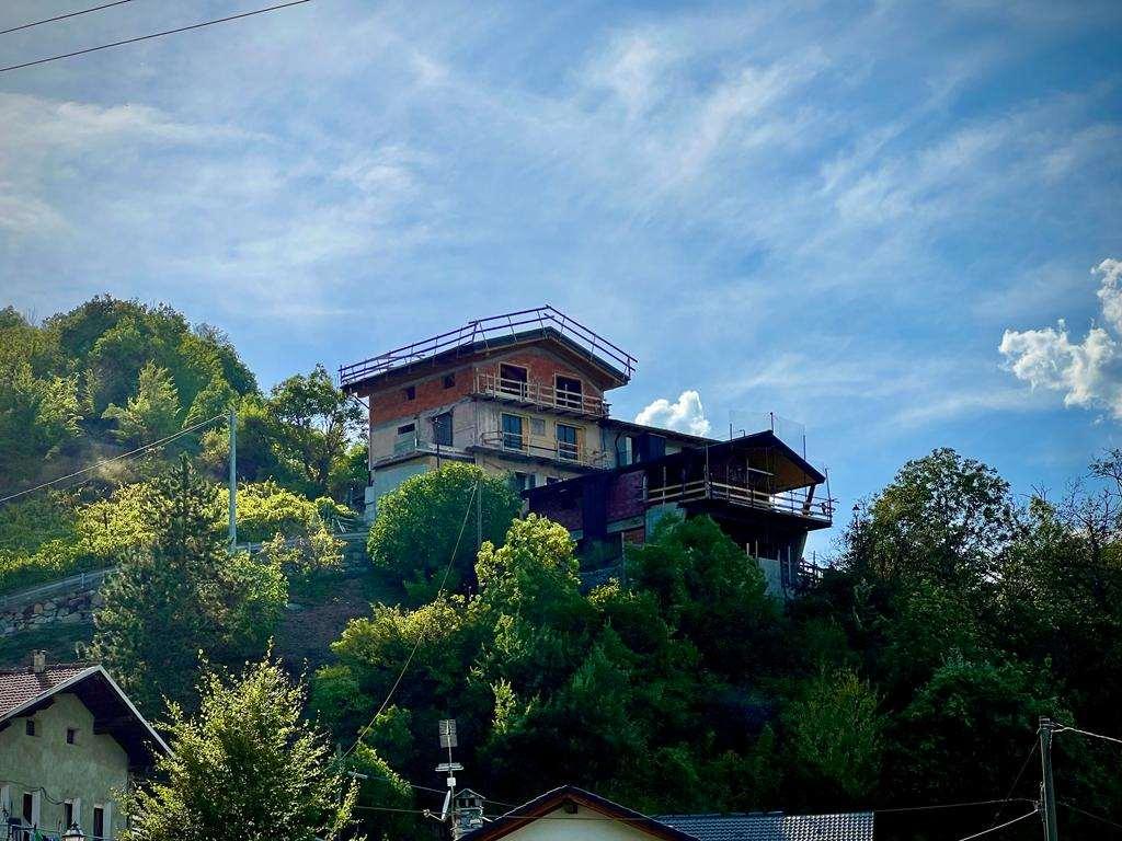 Villa bifamiliare in vendita a Brissogne