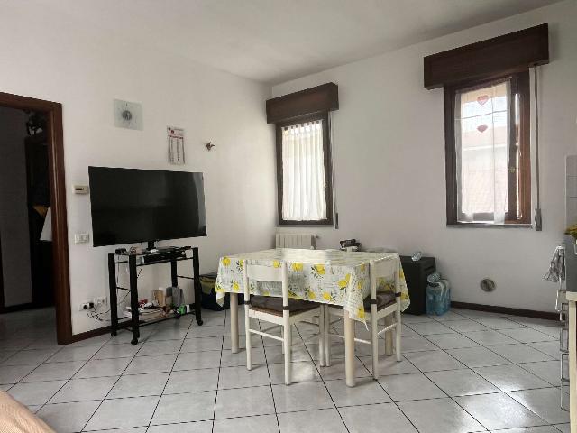 2-room flat in Vicolo Rho 11, Meda - Photo 1