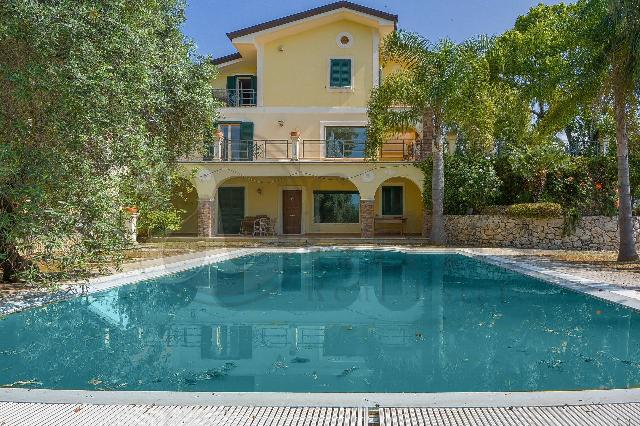 Mansion in Via Pientime, Formia - Photo 1