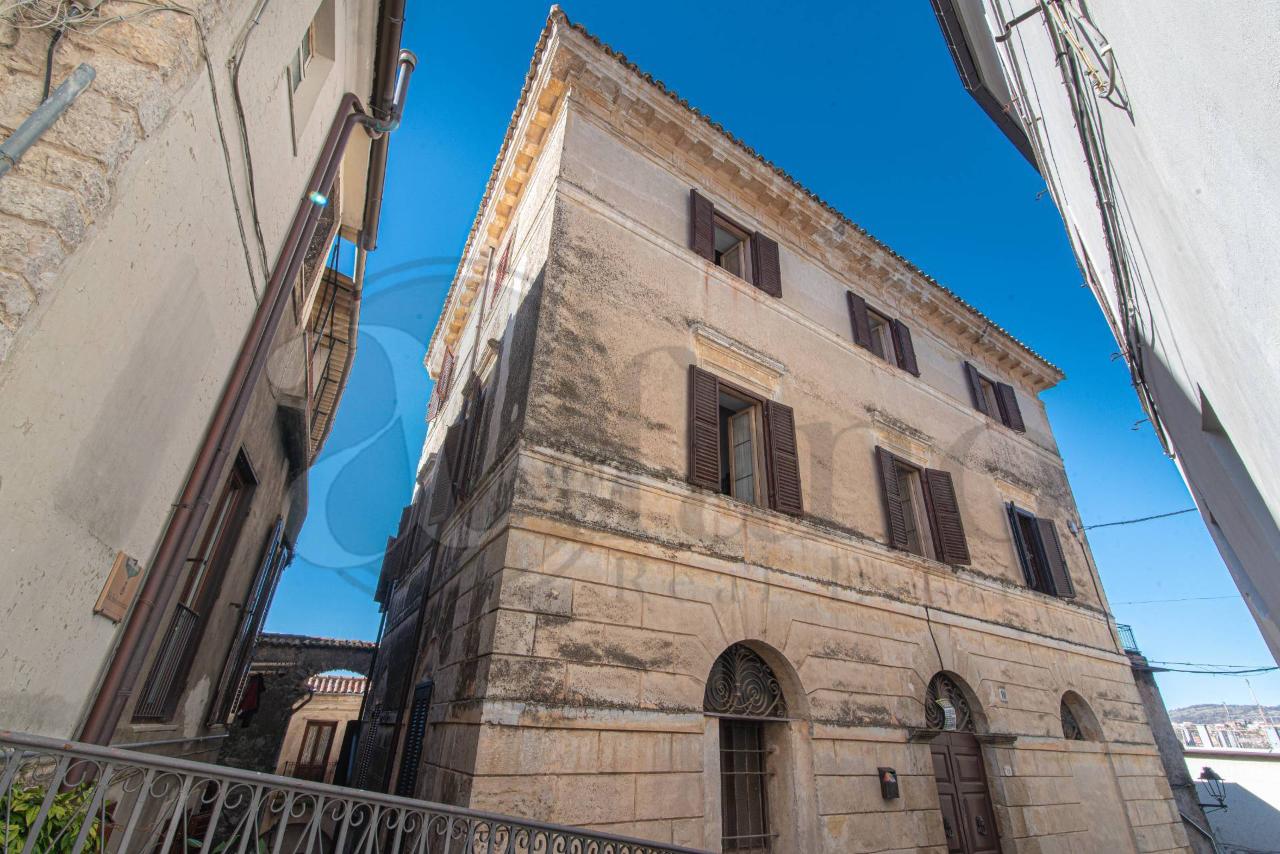Palazzo in vendita a Trivigliano