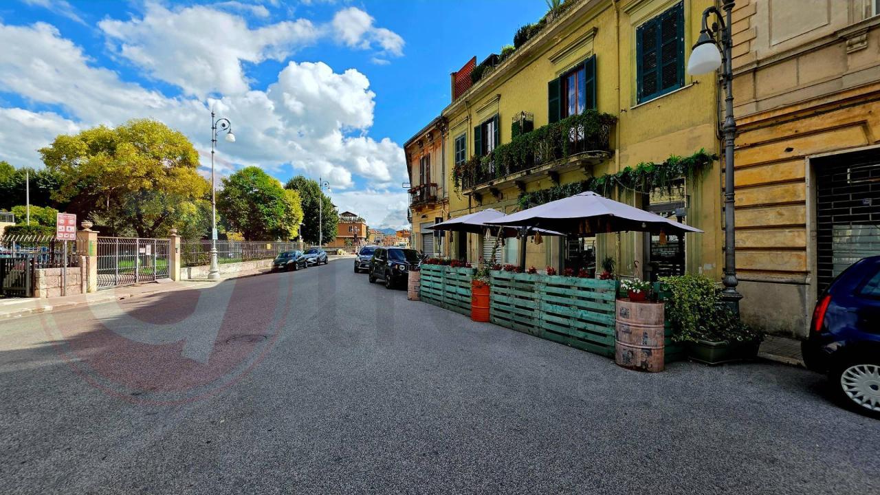 Esercizio commerciale in Via Deci, Sora, {3} - Foto 1
