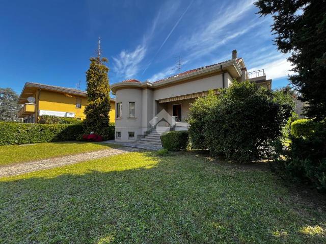 Villa in Viale Luigi Borri 151, Varese - Foto 1