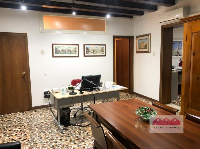 Büro in Contrà Oratorio dei Servi, Vicenza - Foto 1