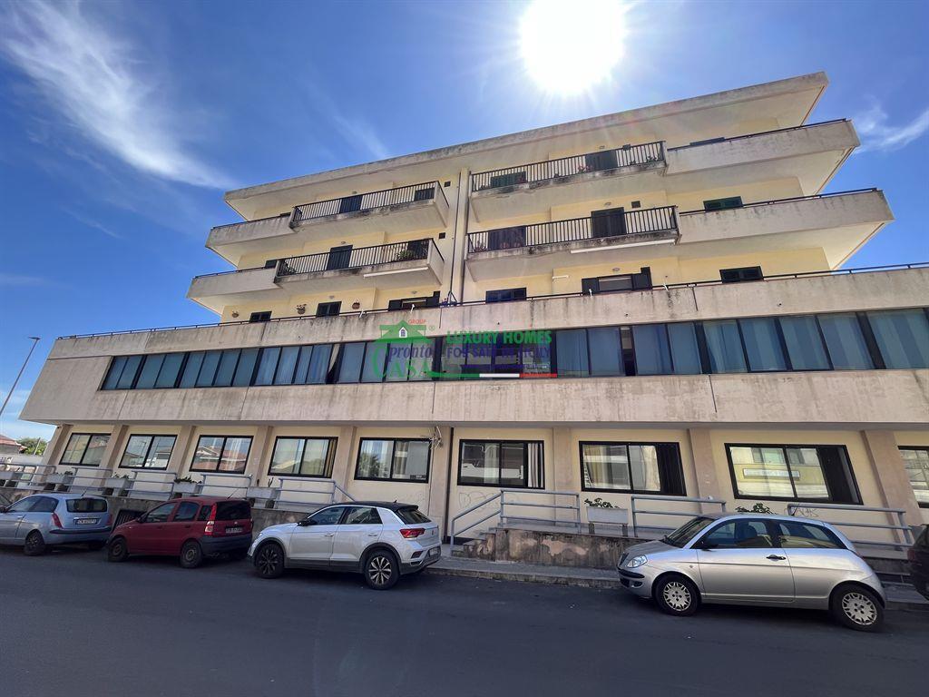 Locale commerciale in Via San Giuliano - Via Trapani Rocciola, Modica, {3} - Foto 2