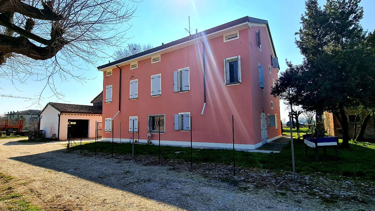 Villa bifamiliare in vendita a San Possidonio