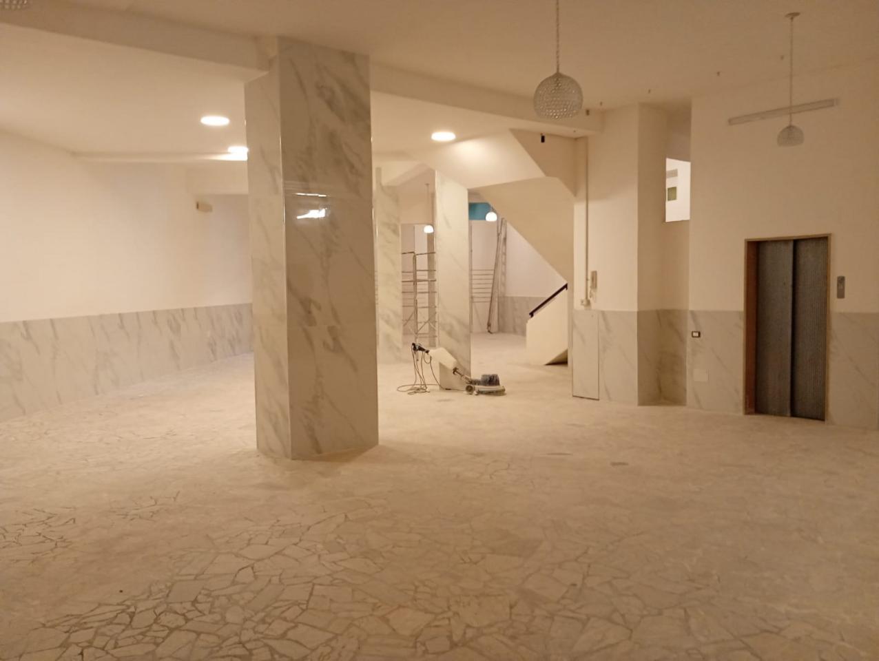 Esercizio commerciale in Via Annunziata, Napoli, {3} - Foto 2