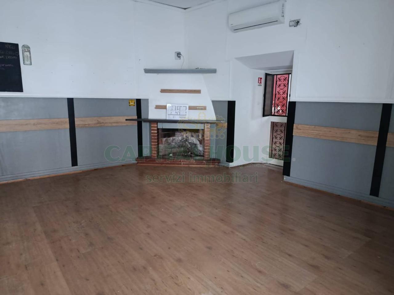 Negozio in Via Sant' Agostino, Caserta, {3} - Foto 1