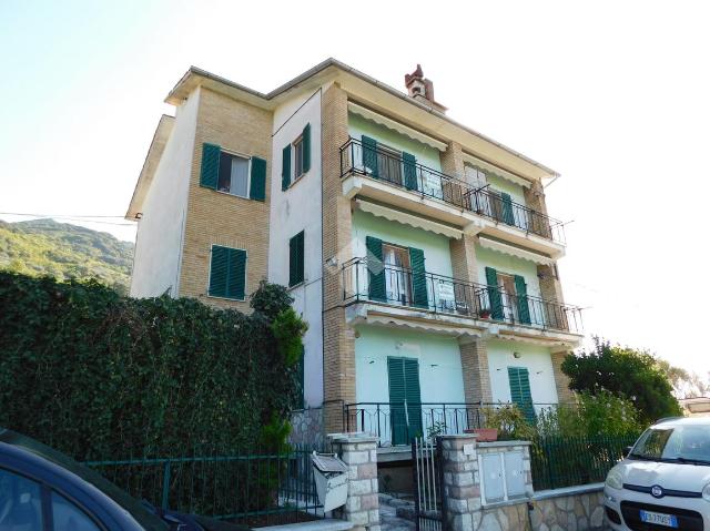 2-room flat in Frazione Monteleto 36, Gubbio - Photo 1