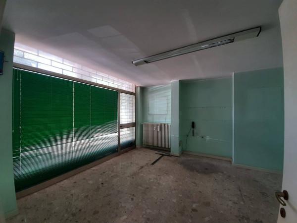Negozio in Piazza Redi 17, Pesaro, {3} - Foto 2