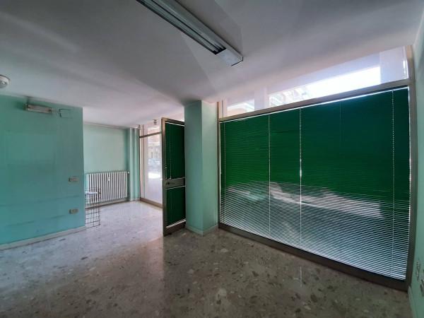 Negozio in Piazza Redi 17, Pesaro, {3} - Foto 1