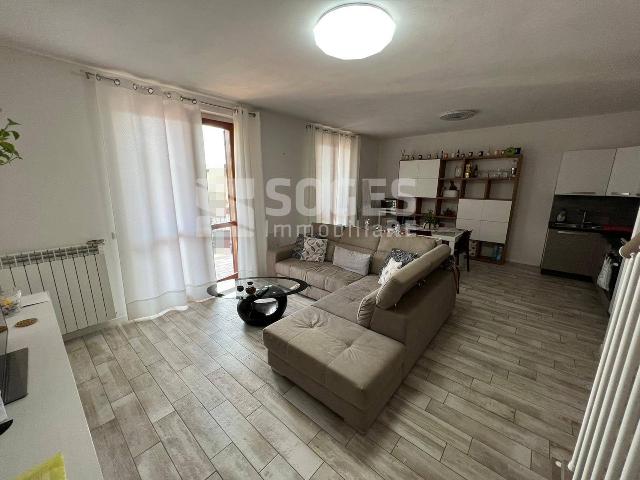 4-room flat in Via Giovanni Falcone, Reggello - Photo 1