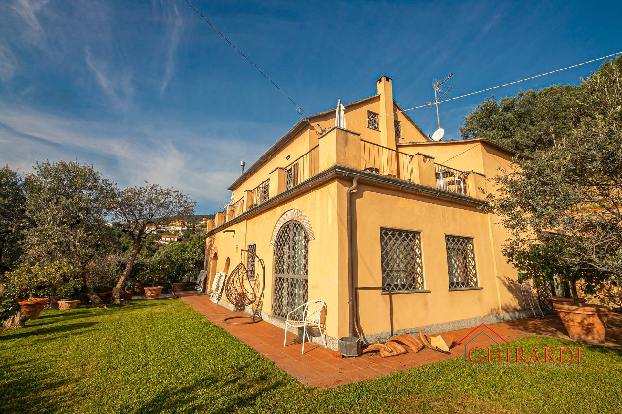 Villa a schiera in vendita a Varazze