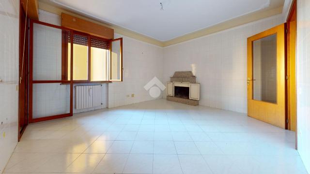 4-room flat in Via Pietro di Castri, Francavilla Fontana - Photo 1