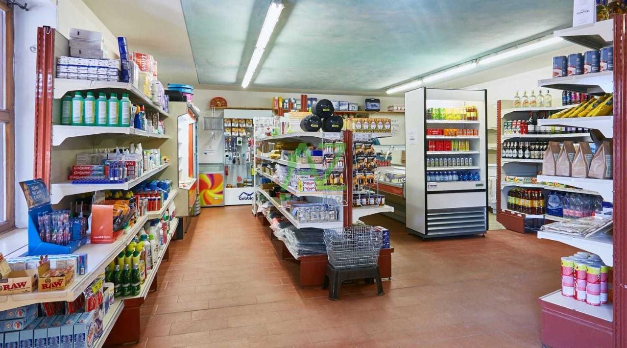 Supermercato in vendita a Aci Sant'Antonio