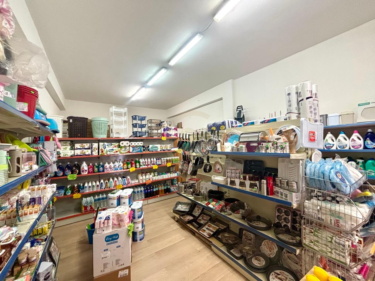 Palazzina commerciale in Via dei Vespri 289, Misterbianco, {3} - Foto 2