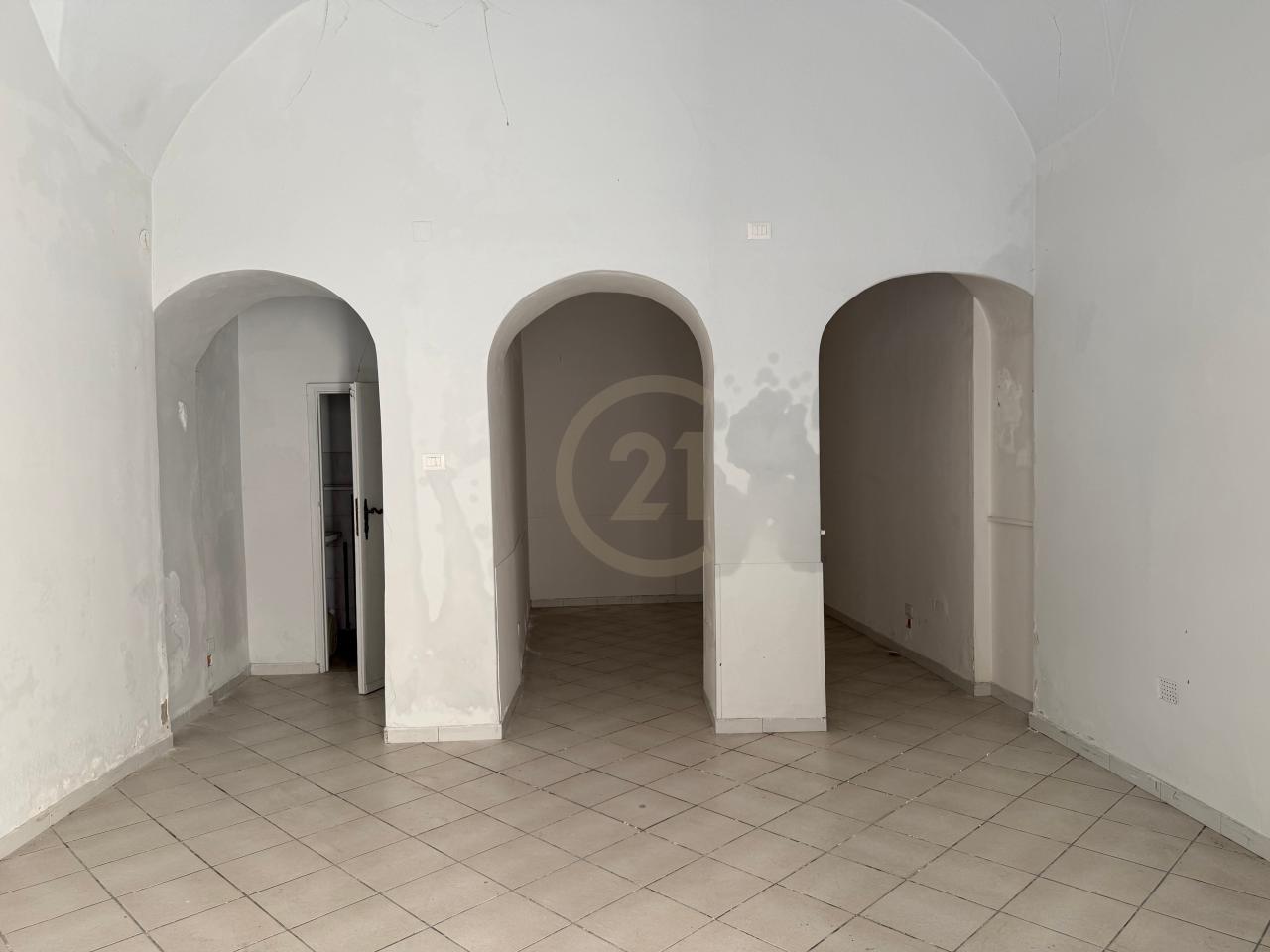 Palazzina commerciale in Via Vittorio Emanuele II 145, Acireale, {3} - Foto 2