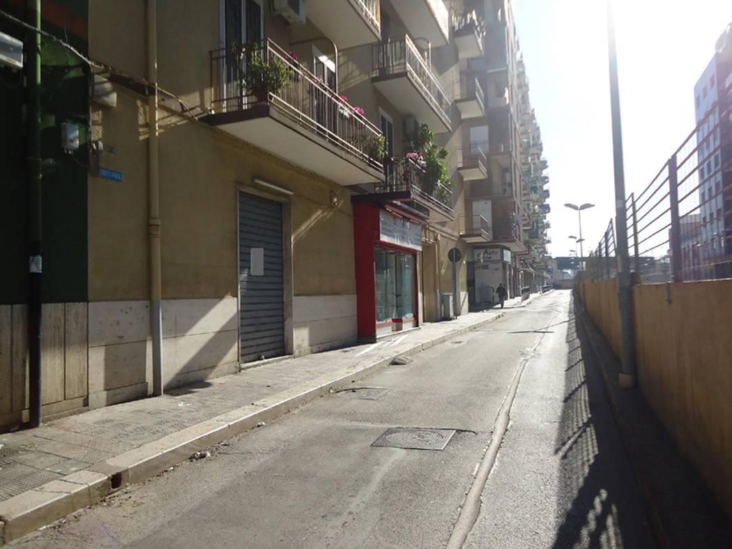 Negozio in Via Brigata Bari, Bari, {3} - Foto 2