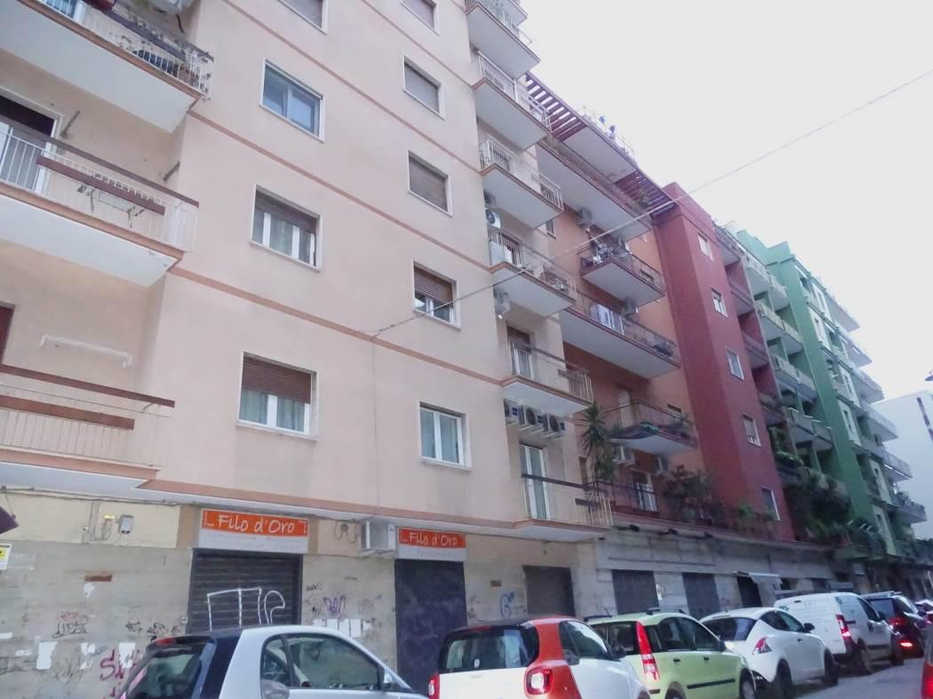 Magazzino in Via Buccari, Bari, {3} - Foto 2