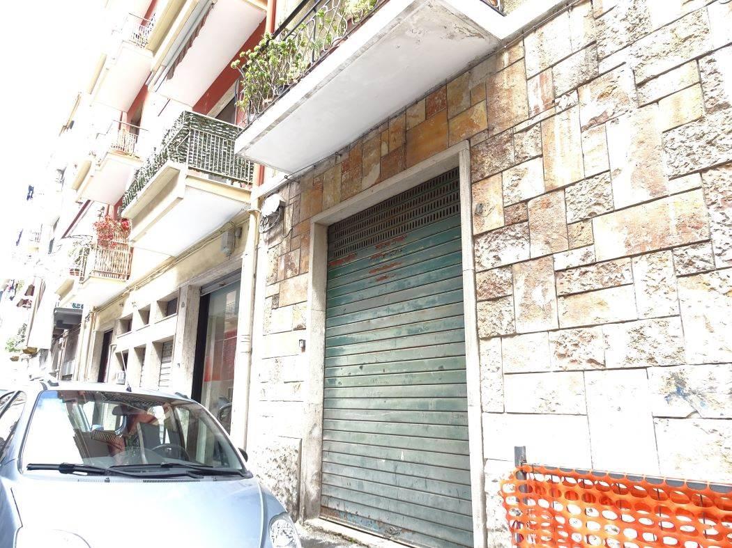 Negozio in Via Bovio, Bari, {3} - Foto 1