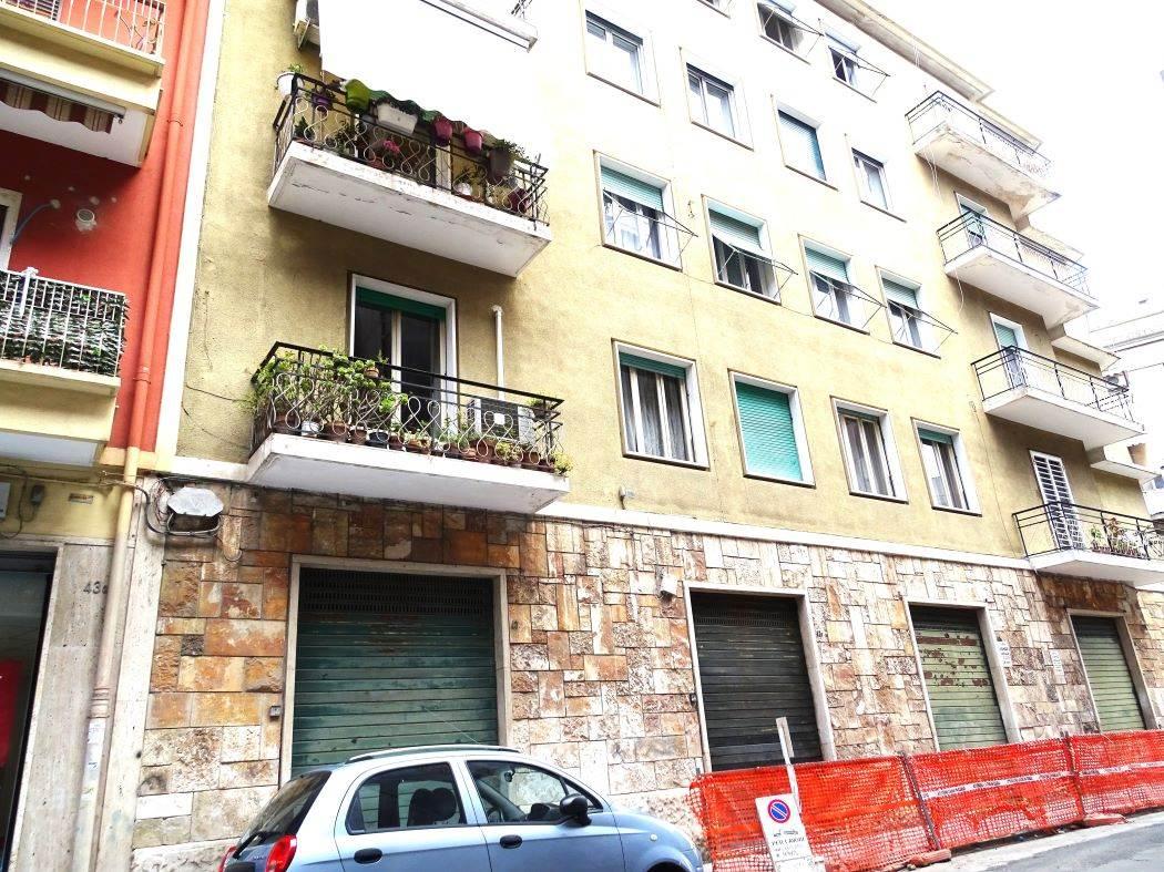 Negozio in Via Bovio, Bari, {3} - Foto 2