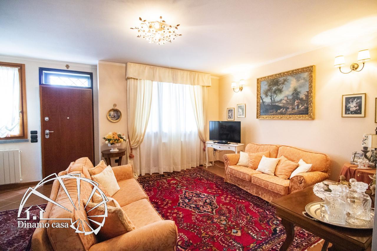 Villa a schiera in vendita a Prato